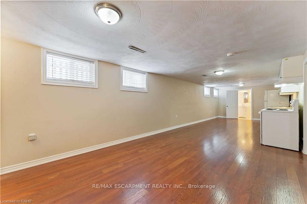 Photo 7 of Unit Basement, 864 Upper Ottawa Street, Hamilton, Berrisfield — HOMEH