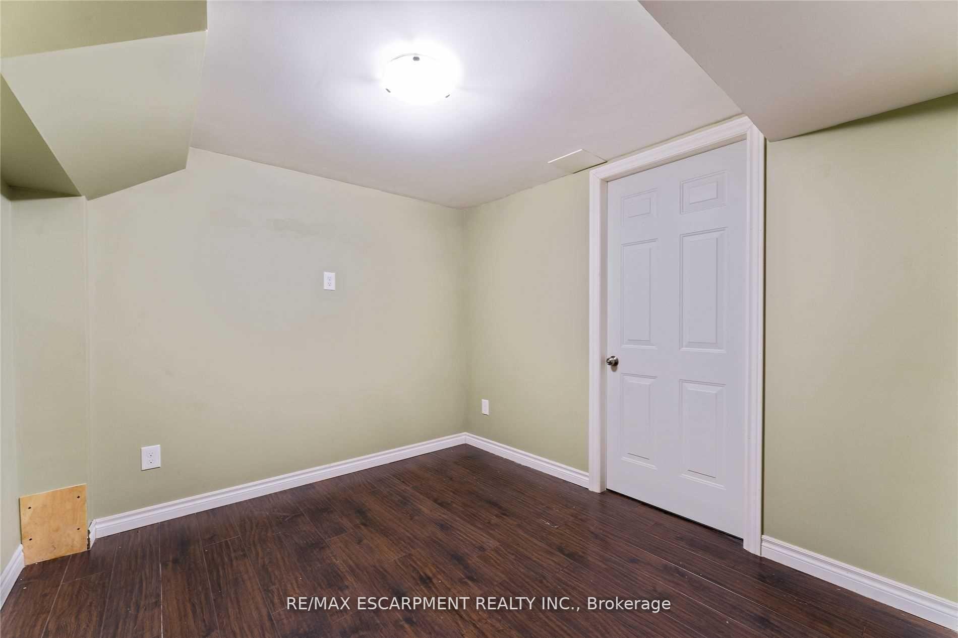 Photo 10 of Unit Basement, 864 Upper Ottawa Street, Hamilton, Berrisfield — HOMEH