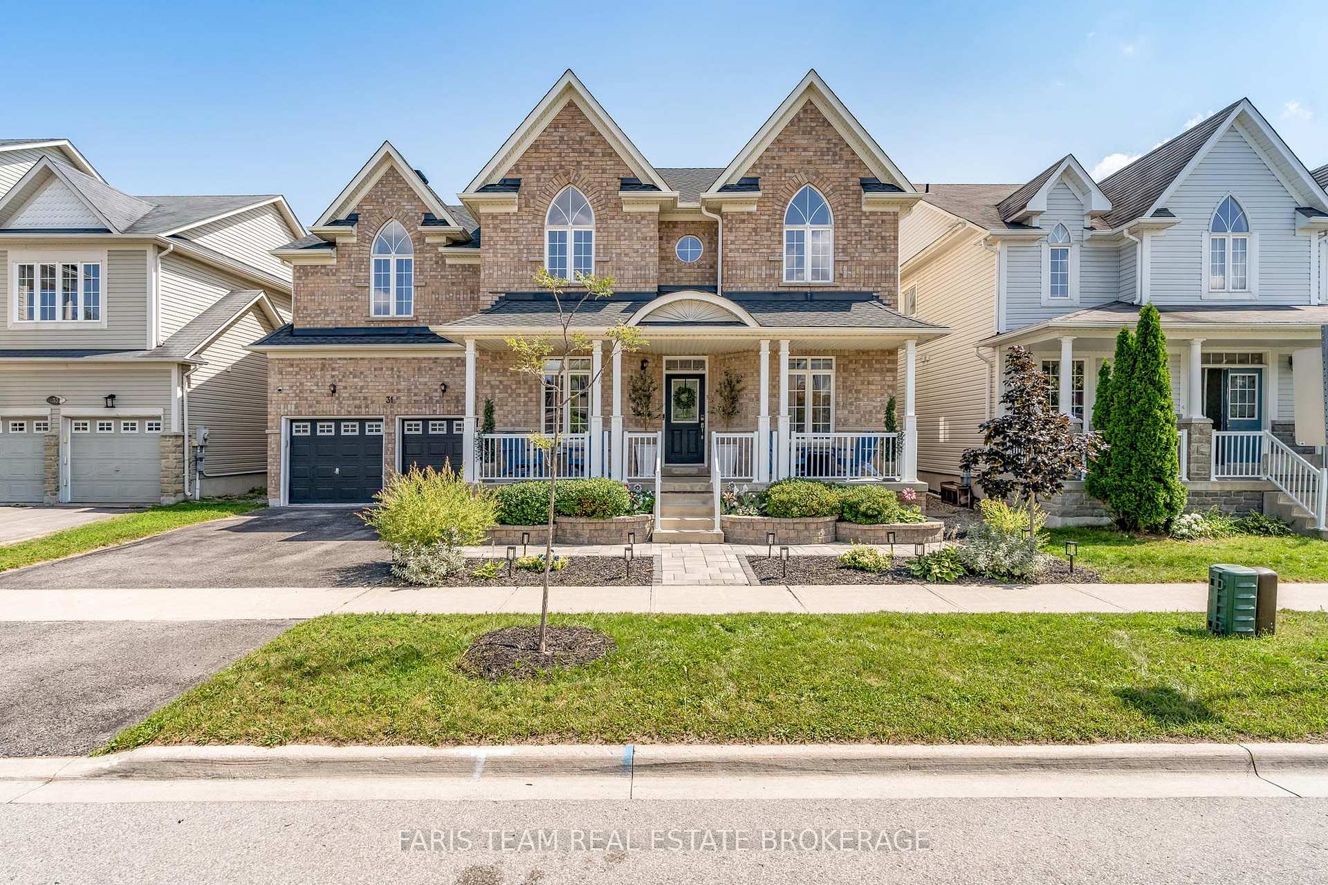 Photo 2 of 31 The Queensway, Barrie, Innis-Shore — HOMEH