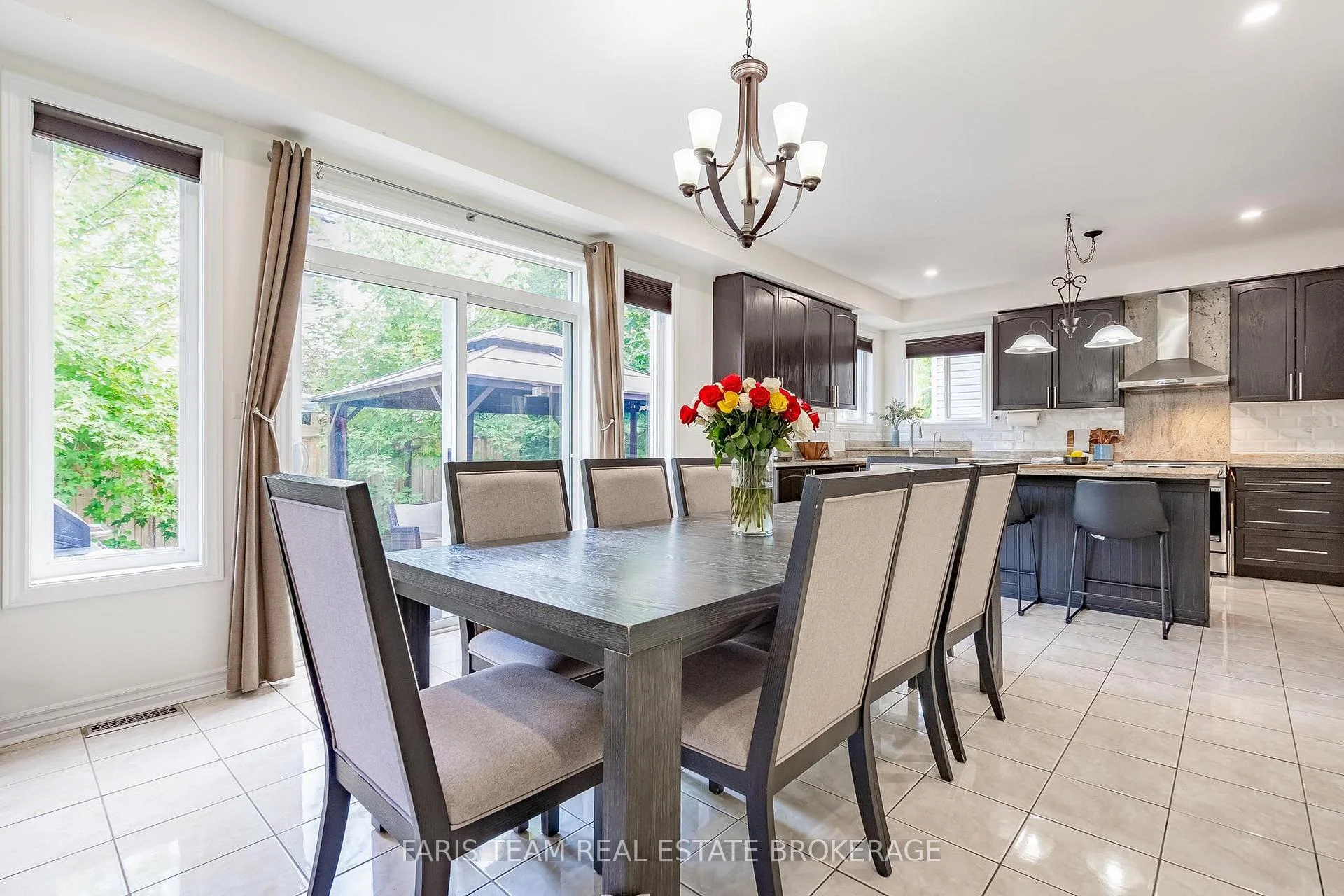 Photo 23 of 31 The Queensway, Barrie, Innis-Shore — HOMEH