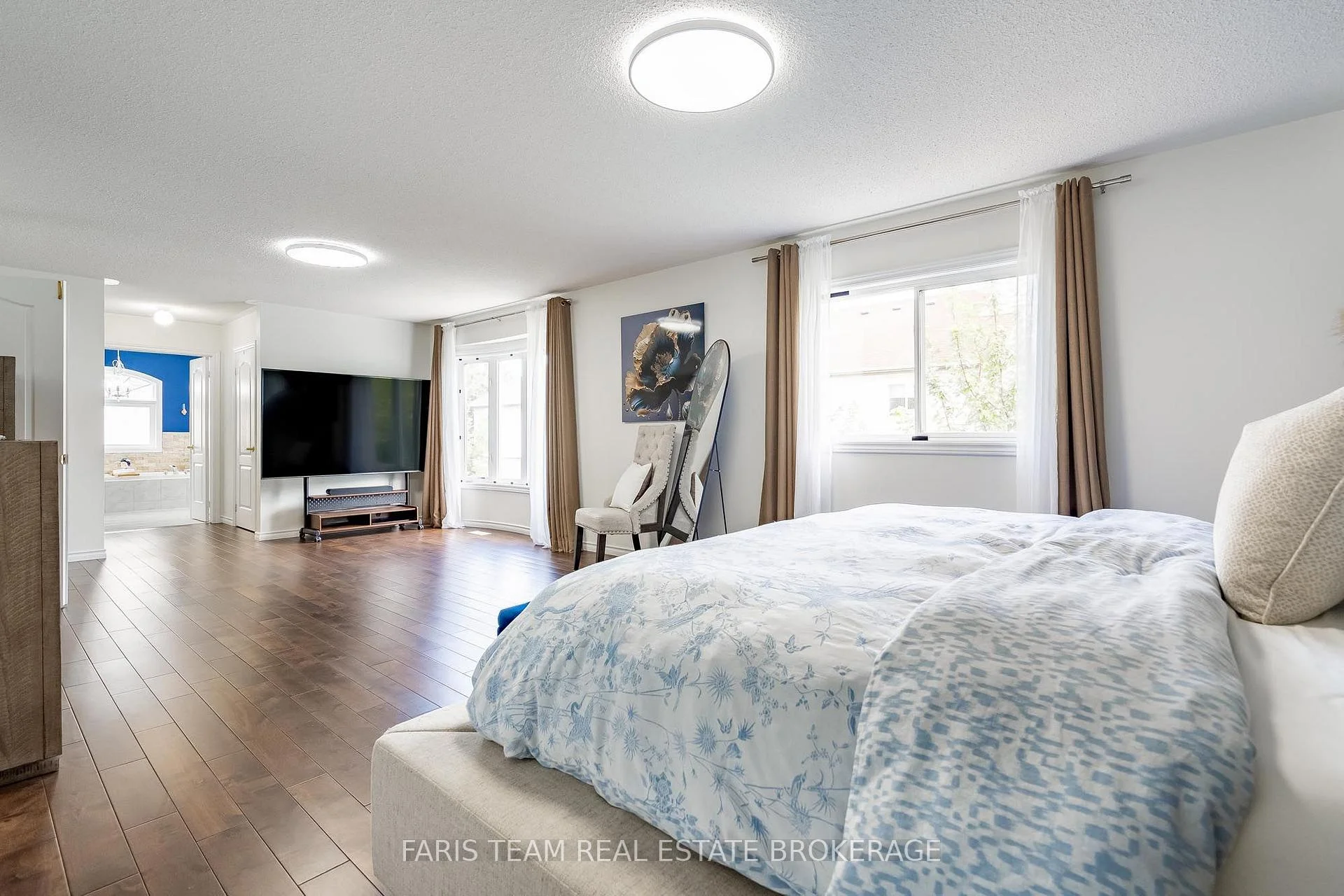 Photo 47 of 31 The Queensway, Barrie, Innis-Shore — HOMEH