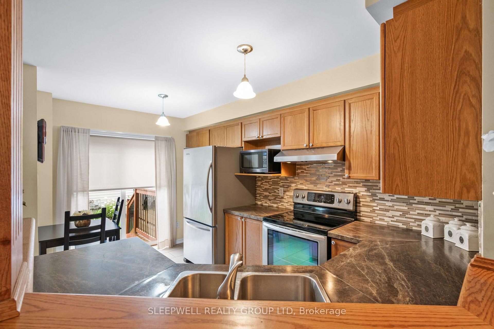 Photo 13 of 5573 Doctor Leach Drive, Ottawa, Manotick Village & Manotick Estates — HOMEH