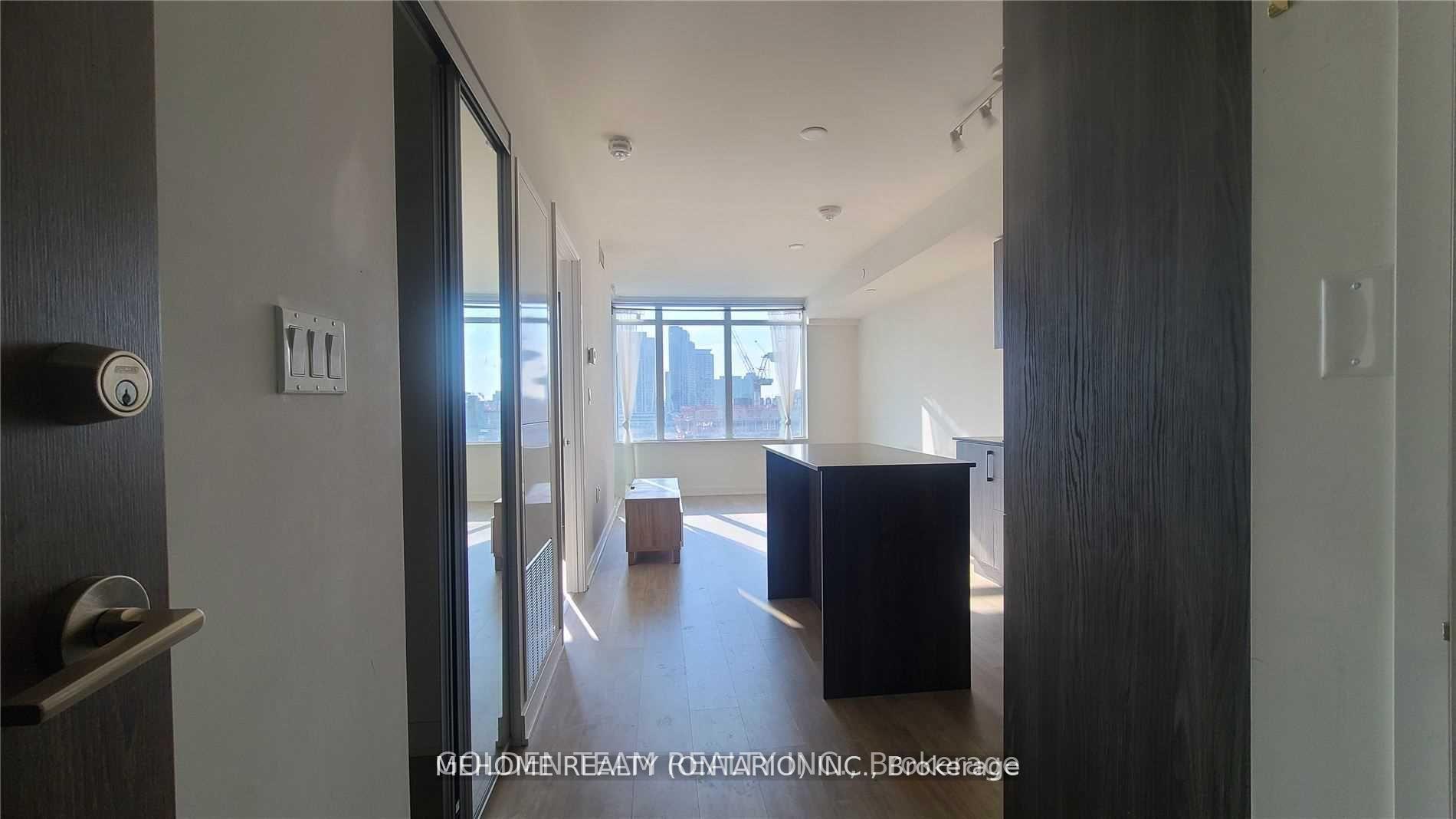 Photo 4 of Unit 711, 27 Bathurst Street, Toronto, Waterfront Communities — HOMEH