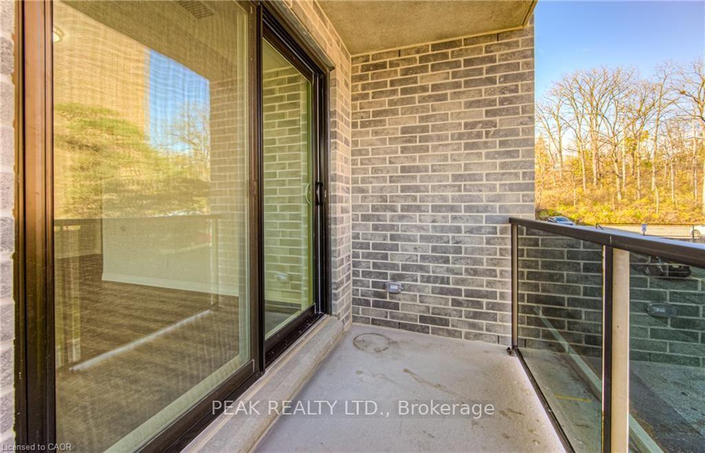 Photo 17 of Unit 406, 30 George Street S, Cambridge, Downtown Cambridge — HOMEH