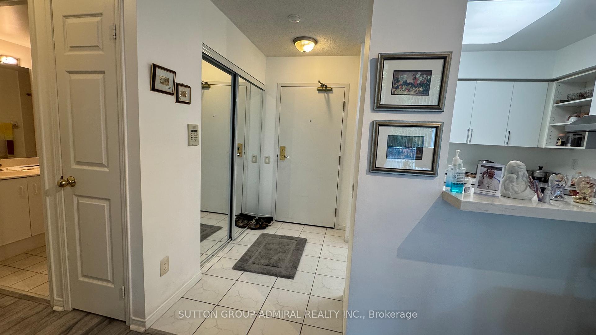 Photo 5 of Unit 205, 1 Emerald Lane, Vaughan, Crestwood-Springfarm-Yorkhill — HOMEH