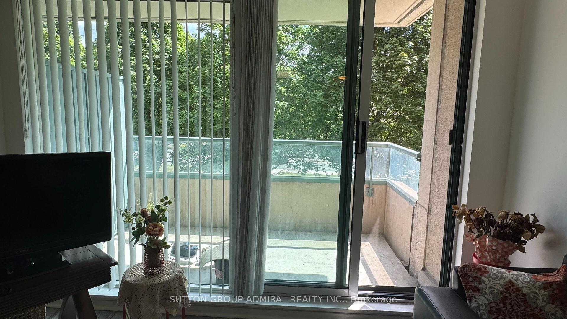 Photo 9 of Unit 205, 1 Emerald Lane, Vaughan, Crestwood-Springfarm-Yorkhill — HOMEH