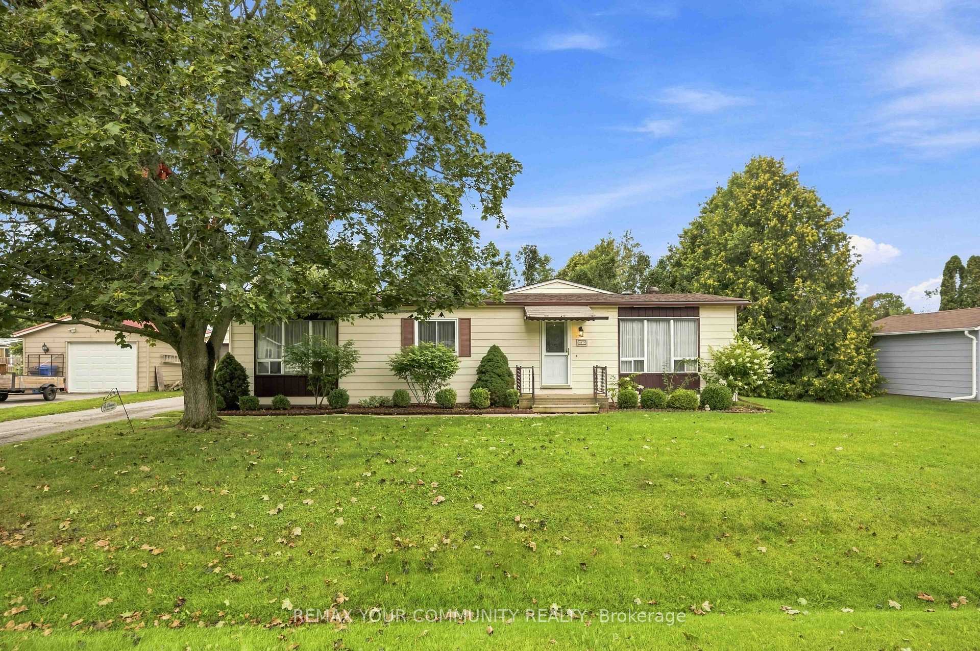 Photo 2 of 97 Damsel Circle, Georgina, Sutton & Jackson's Point — HOMEH