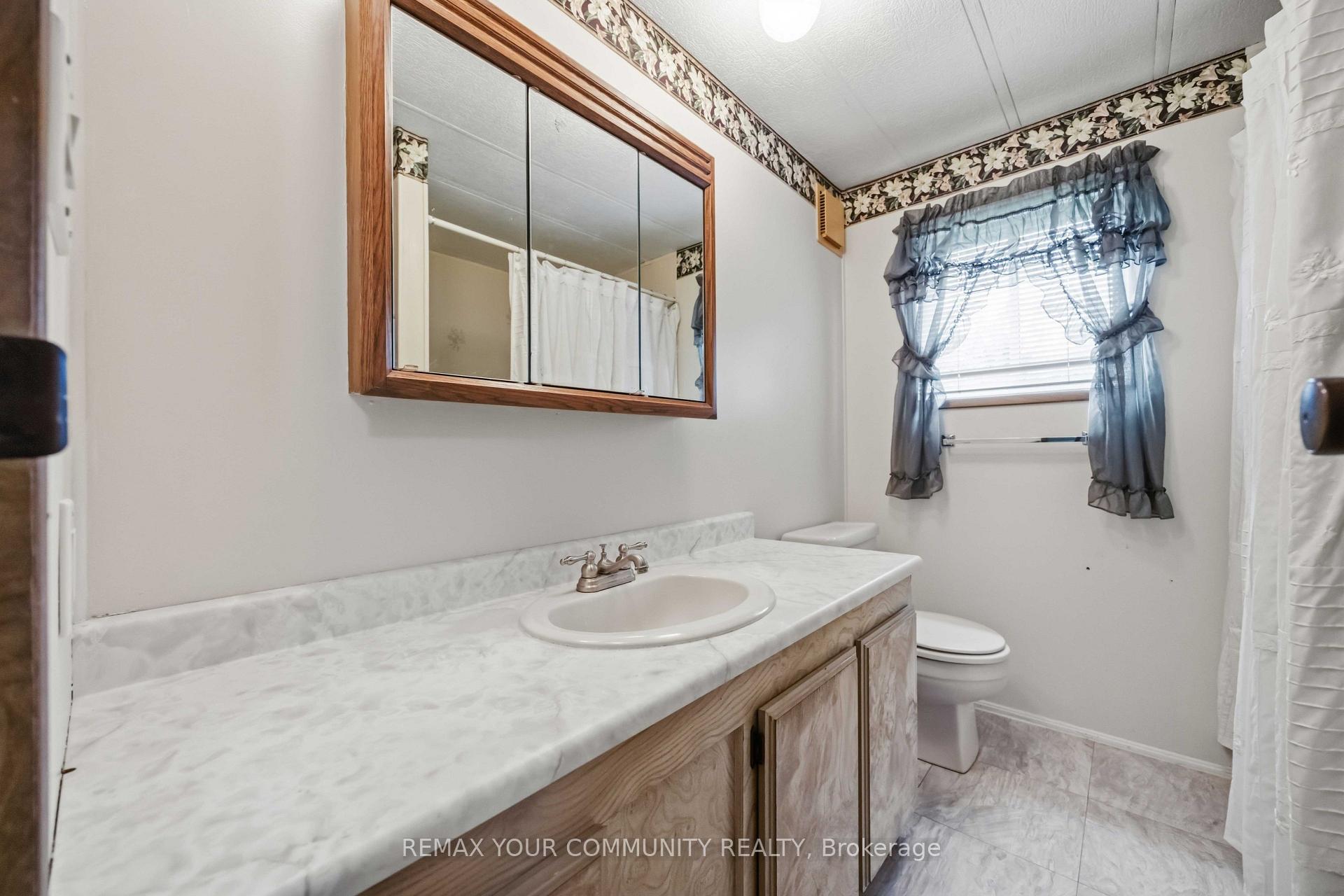 Photo 16 of 97 Damsel Circle, Georgina, Sutton & Jackson's Point — HOMEH