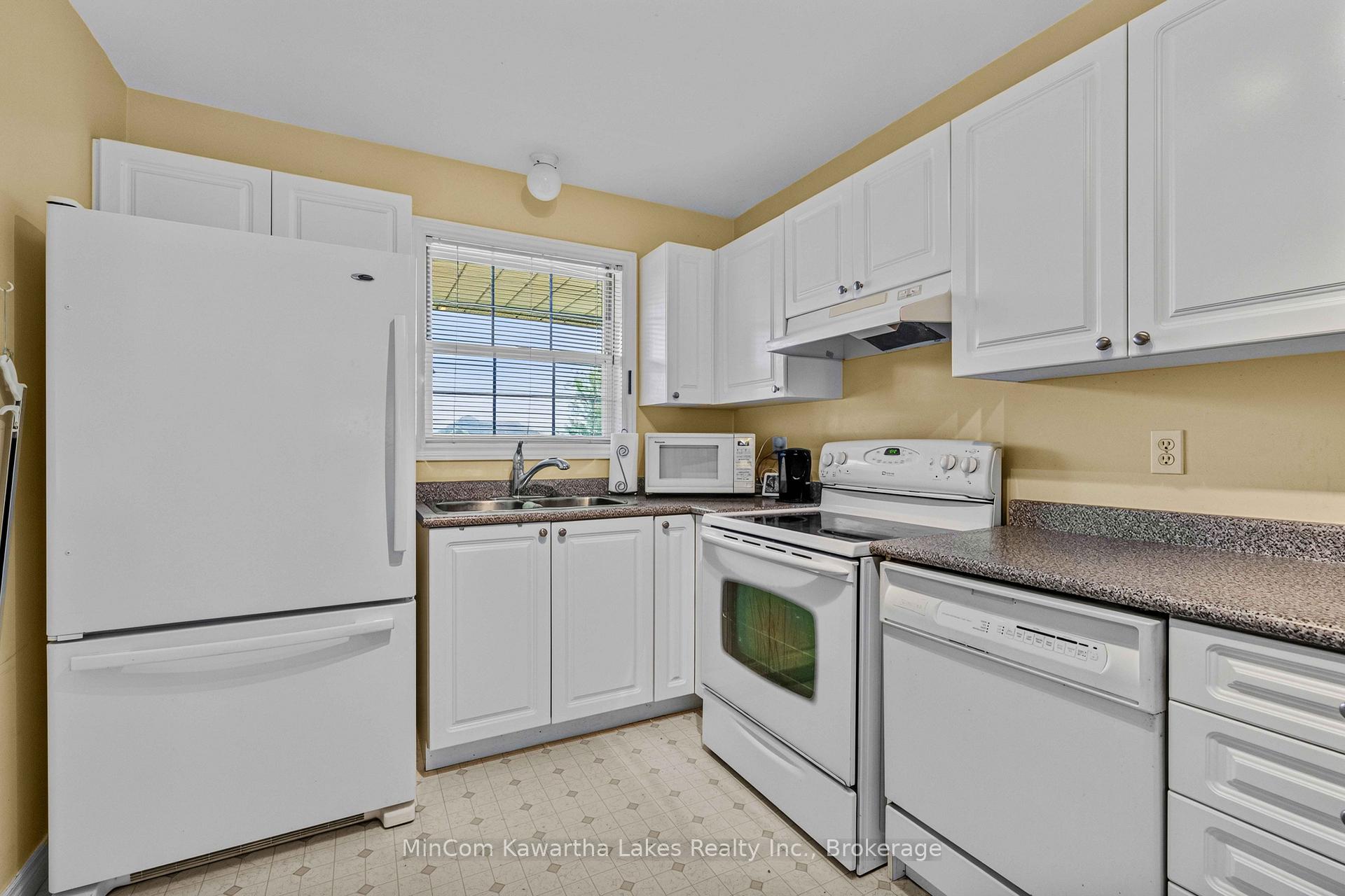 Photo 5 of 1069 Silverdale Road, Peterborough, Otonabee Ward 1 — HOMEH