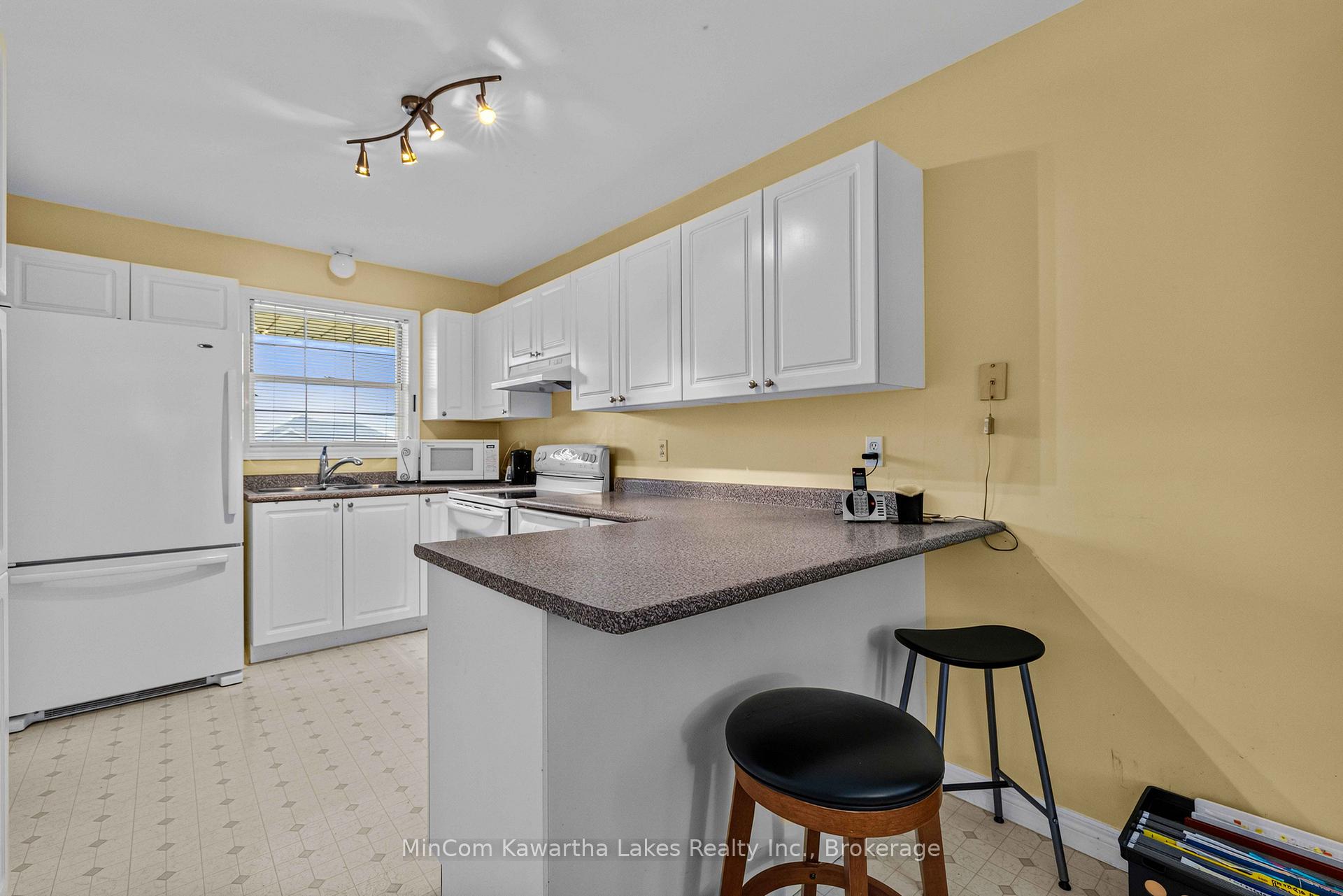 Photo 6 of 1069 Silverdale Road, Peterborough, Otonabee Ward 1 — HOMEH