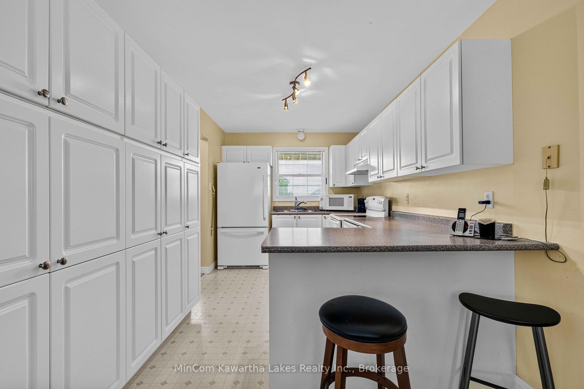 Photo 8 of 1069 Silverdale Road, Peterborough, Otonabee Ward 1 — HOMEH