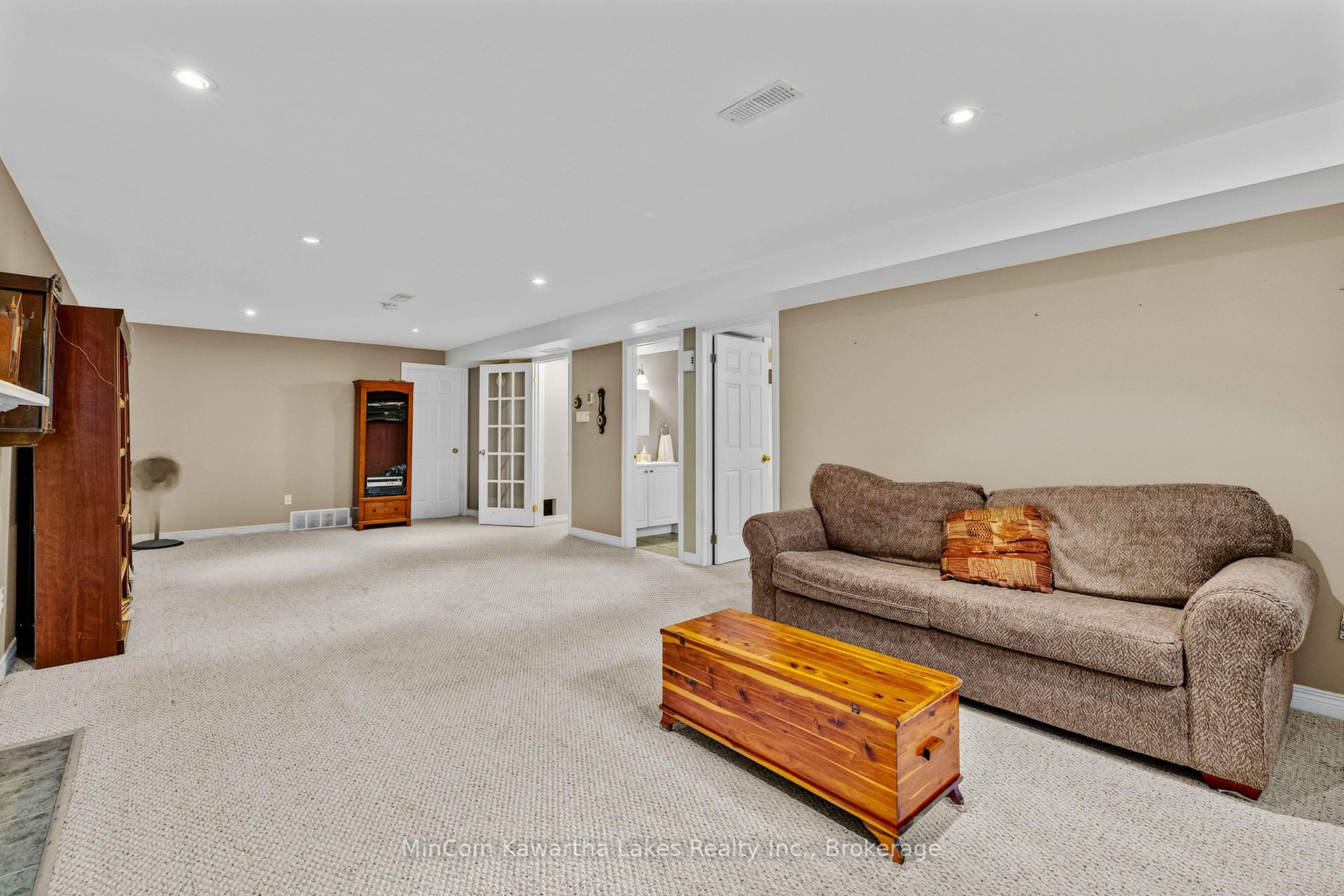 Photo 32 of 1069 Silverdale Road, Peterborough, Otonabee Ward 1 — HOMEH
