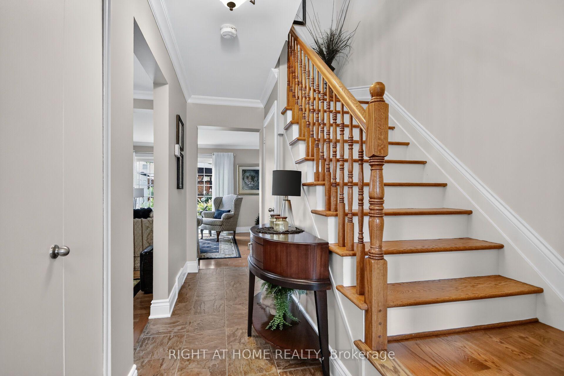 Photo 3 of 192 Monterey Drive, Ottawa, Leslie Park — HOMEH
