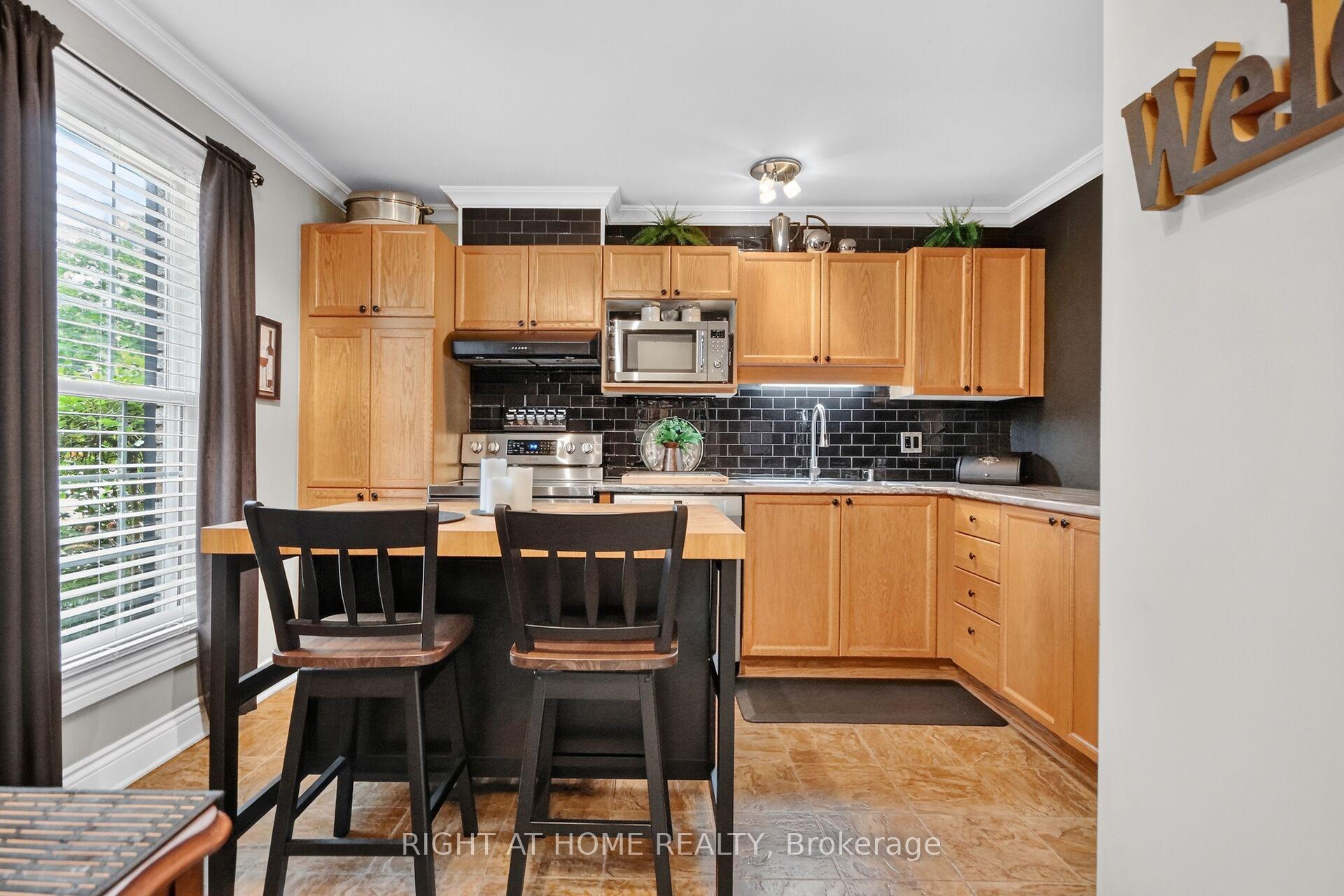 Photo 6 of 192 Monterey Drive, Ottawa, Leslie Park — HOMEH