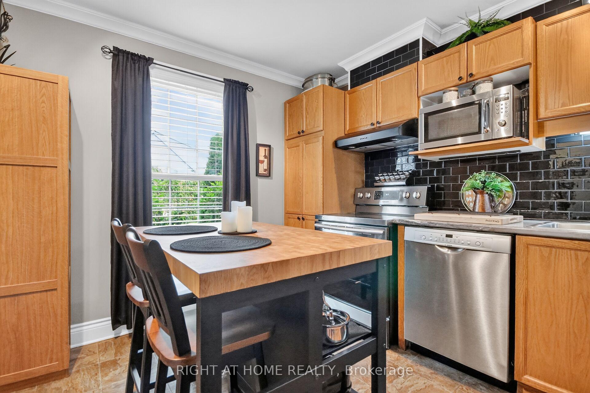 Photo 7 of 192 Monterey Drive, Ottawa, Leslie Park — HOMEH