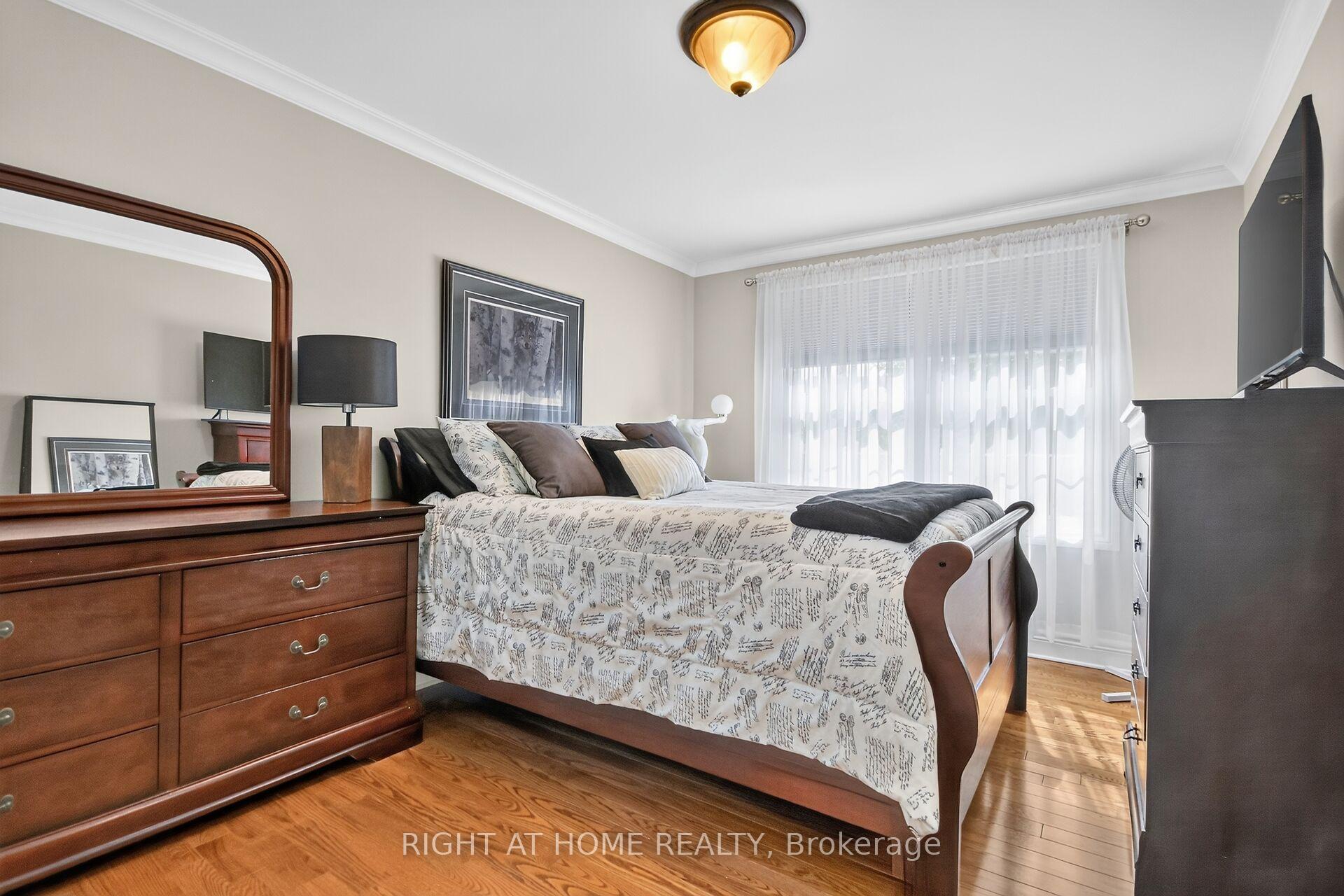 Photo 21 of 192 Monterey Drive, Ottawa, Leslie Park — HOMEH