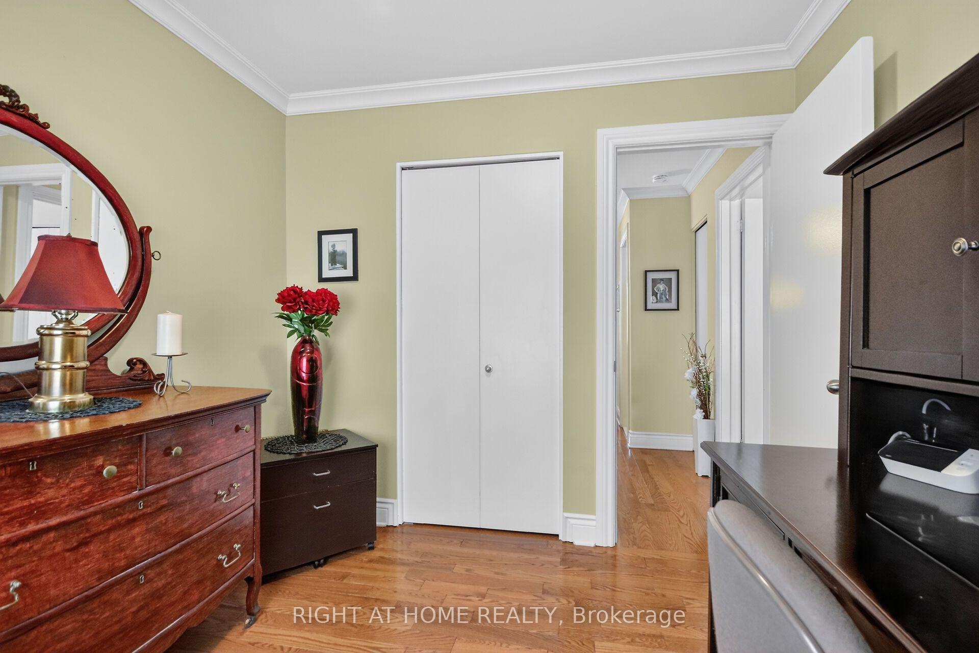 Photo 24 of 192 Monterey Drive, Ottawa, Leslie Park — HOMEH