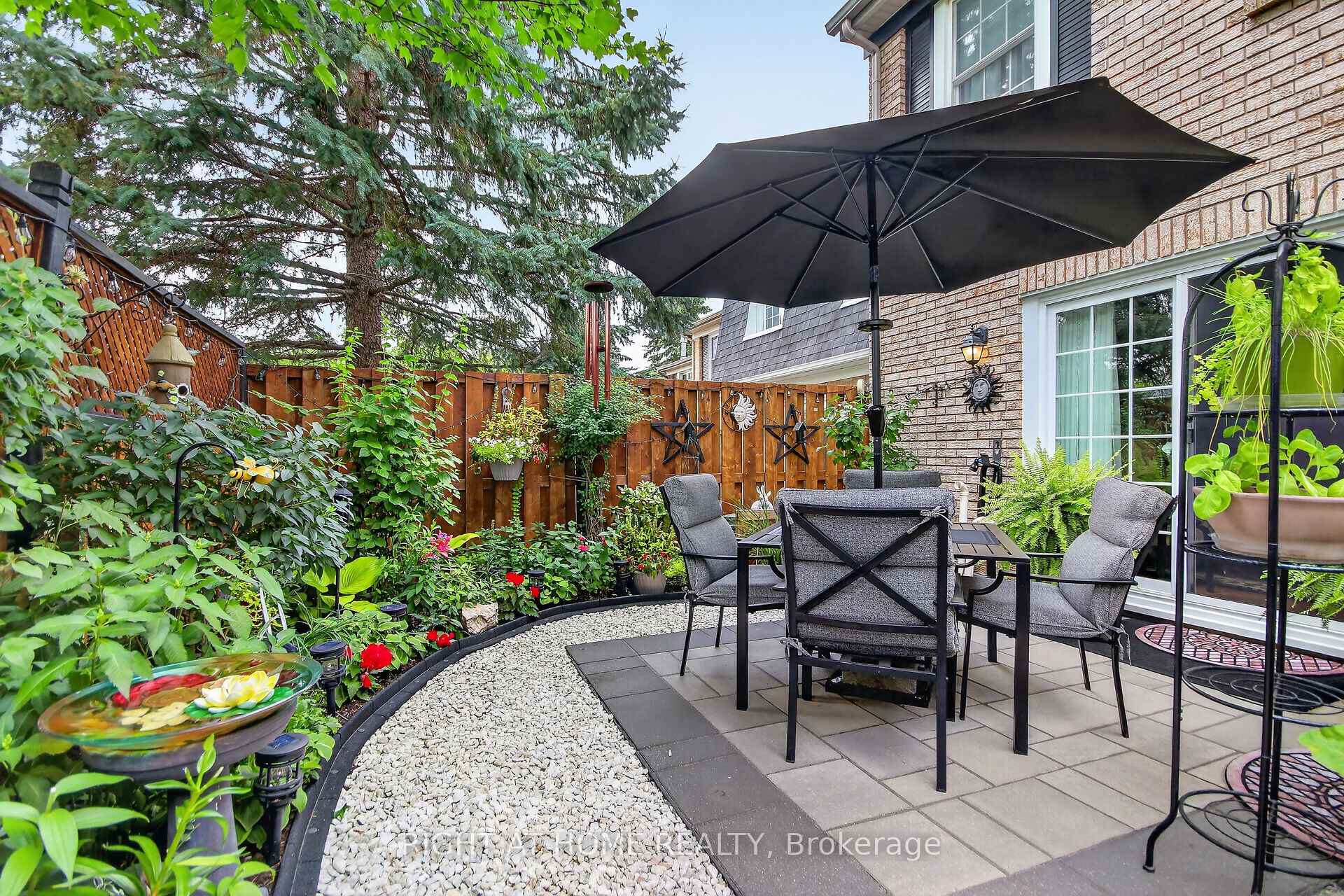 Photo 32 of 192 Monterey Drive, Ottawa, Leslie Park — HOMEH