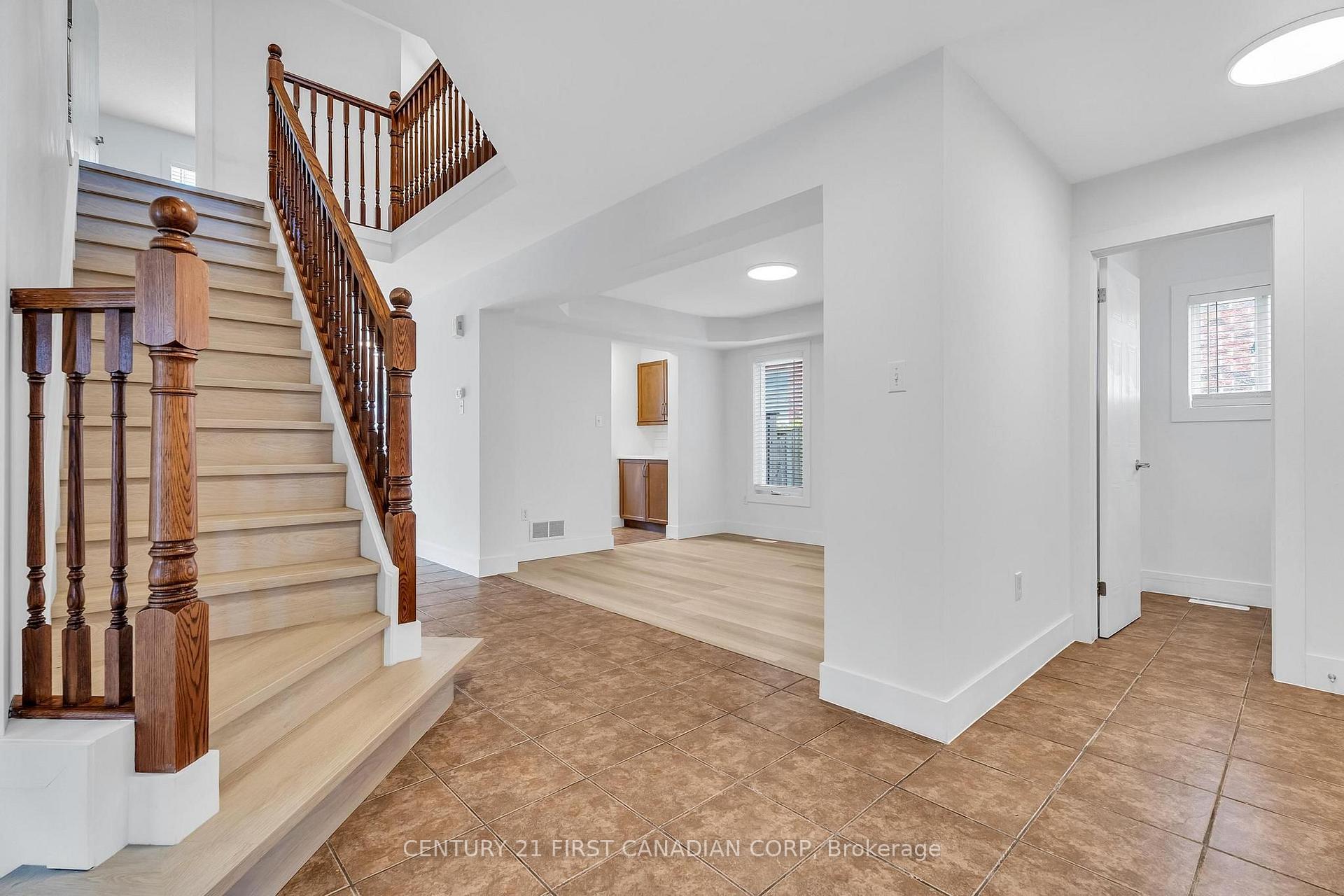 Photo 6 of 799 Oakcrossing Road, London, North M — HOMEH