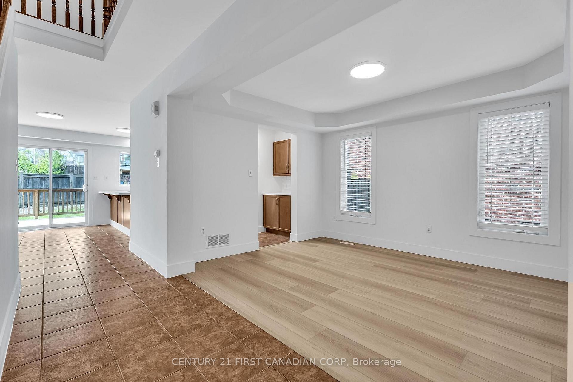 Photo 7 of 799 Oakcrossing Road, London, North M — HOMEH