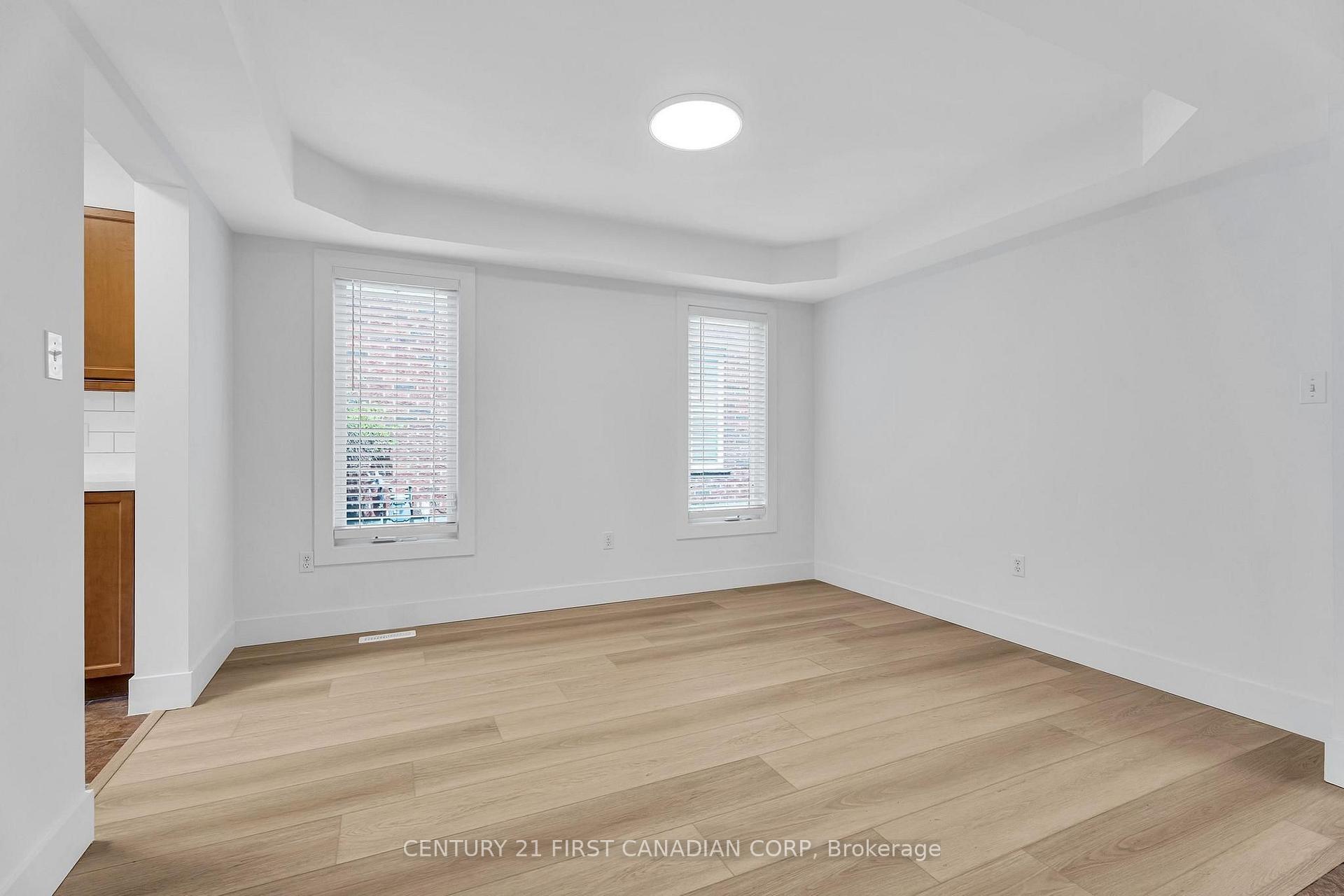 Photo 9 of 799 Oakcrossing Road, London, North M — HOMEH