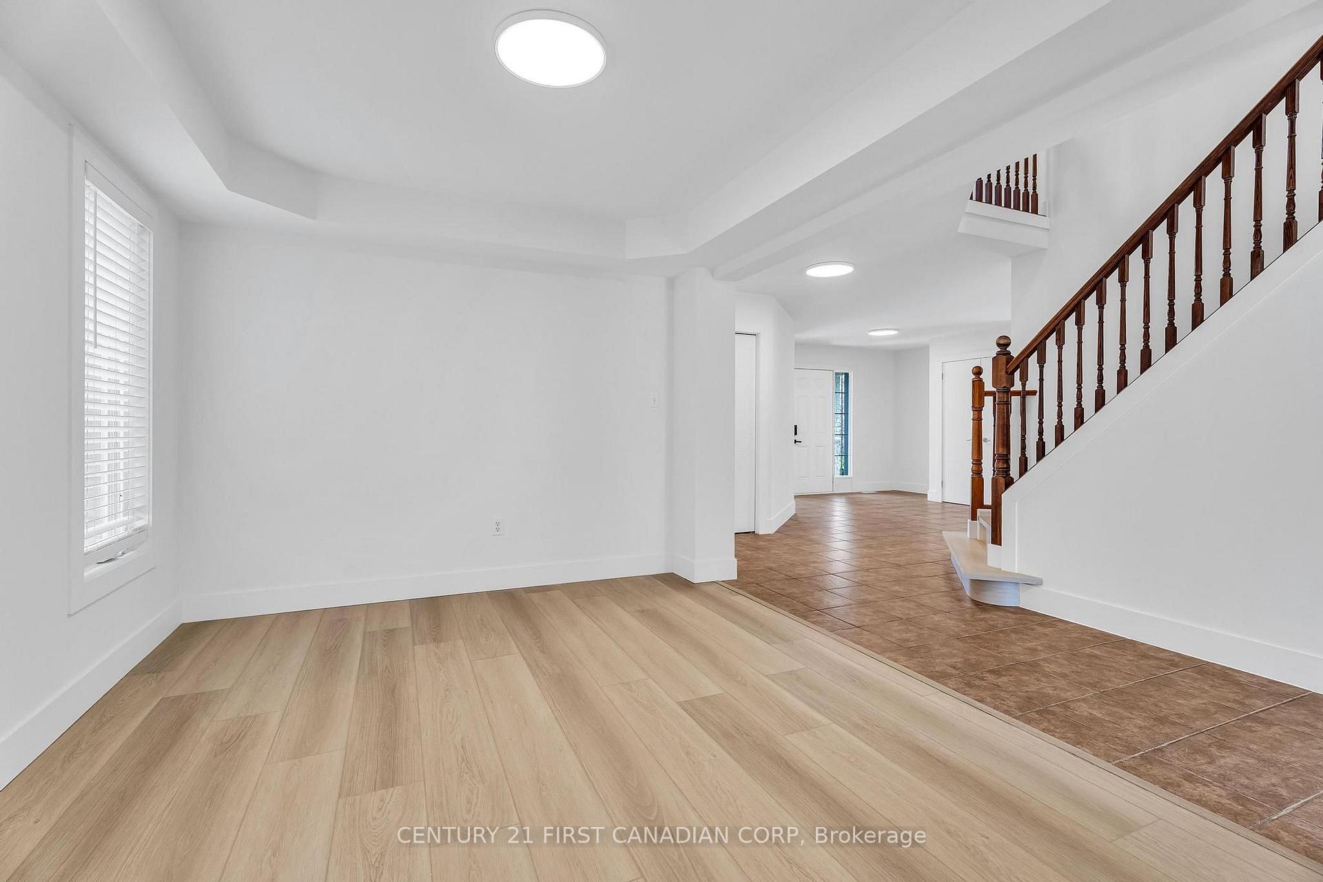 Photo 10 of 799 Oakcrossing Road, London, North M — HOMEH