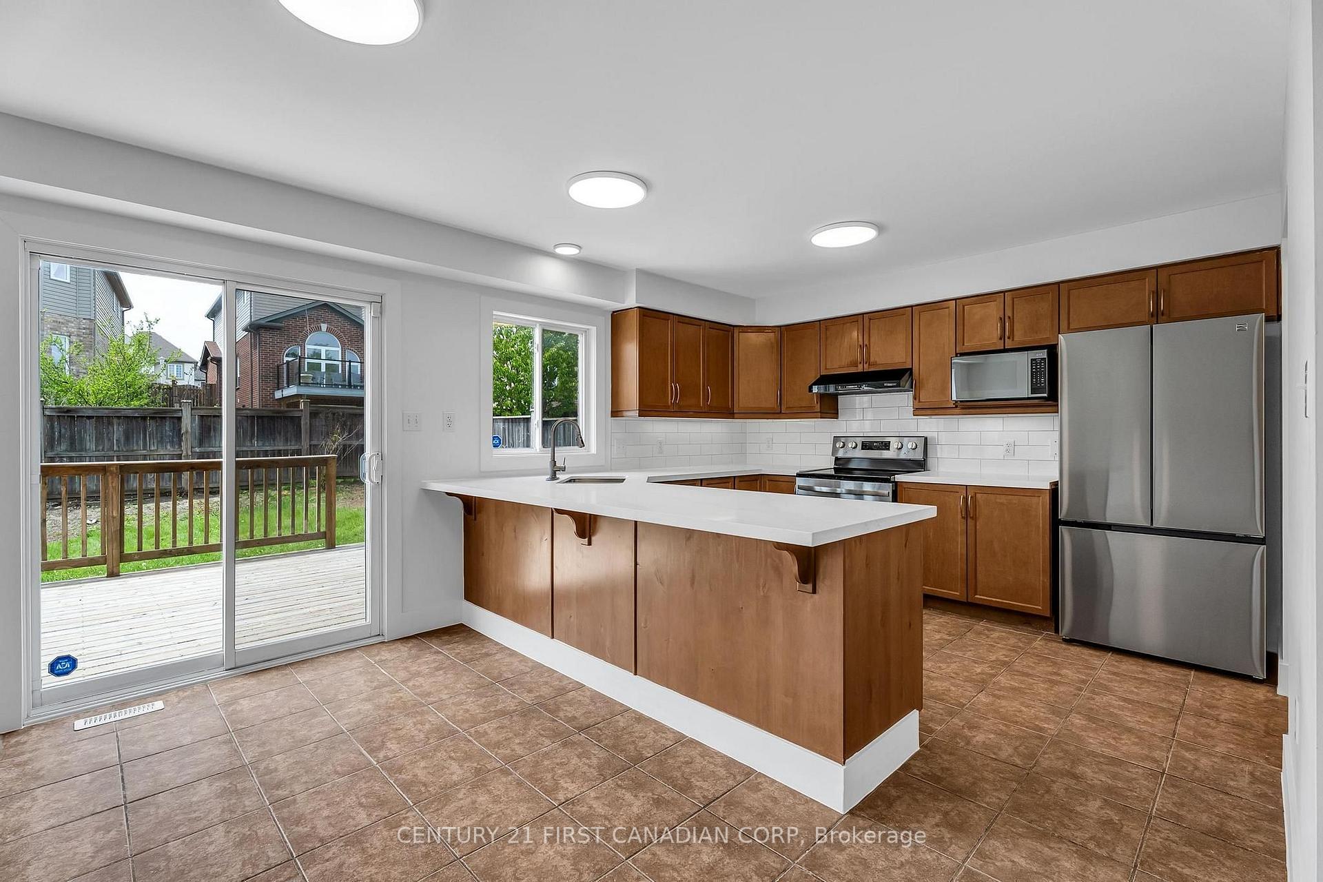 Photo 11 of 799 Oakcrossing Road, London, North M — HOMEH