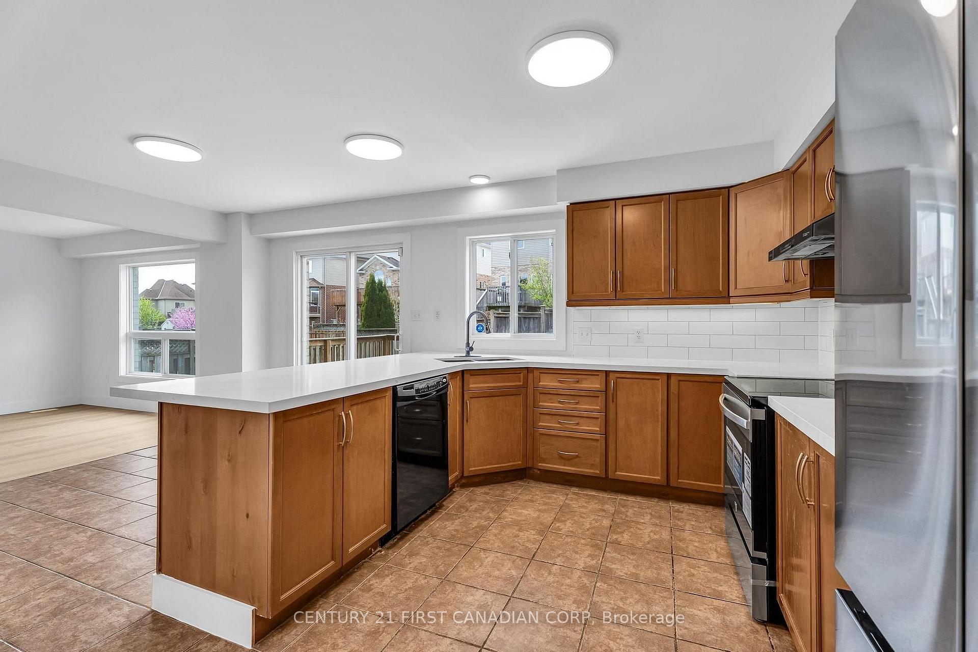 Photo 13 of 799 Oakcrossing Road, London, North M — HOMEH