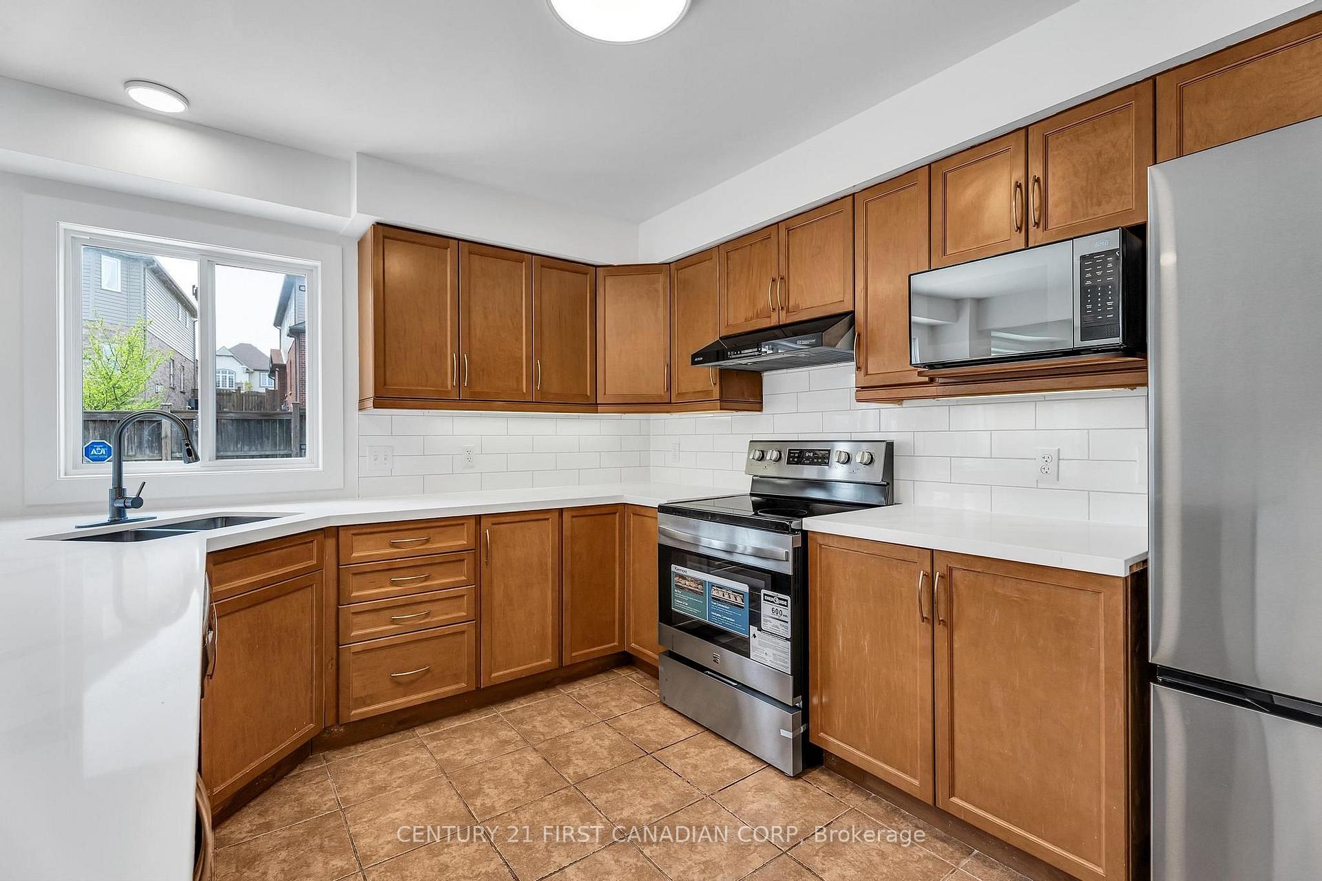 Photo 14 of 799 Oakcrossing Road, London, North M — HOMEH