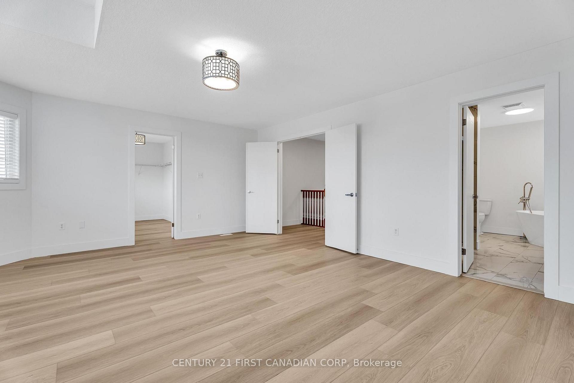 Photo 23 of 799 Oakcrossing Road, London, North M — HOMEH