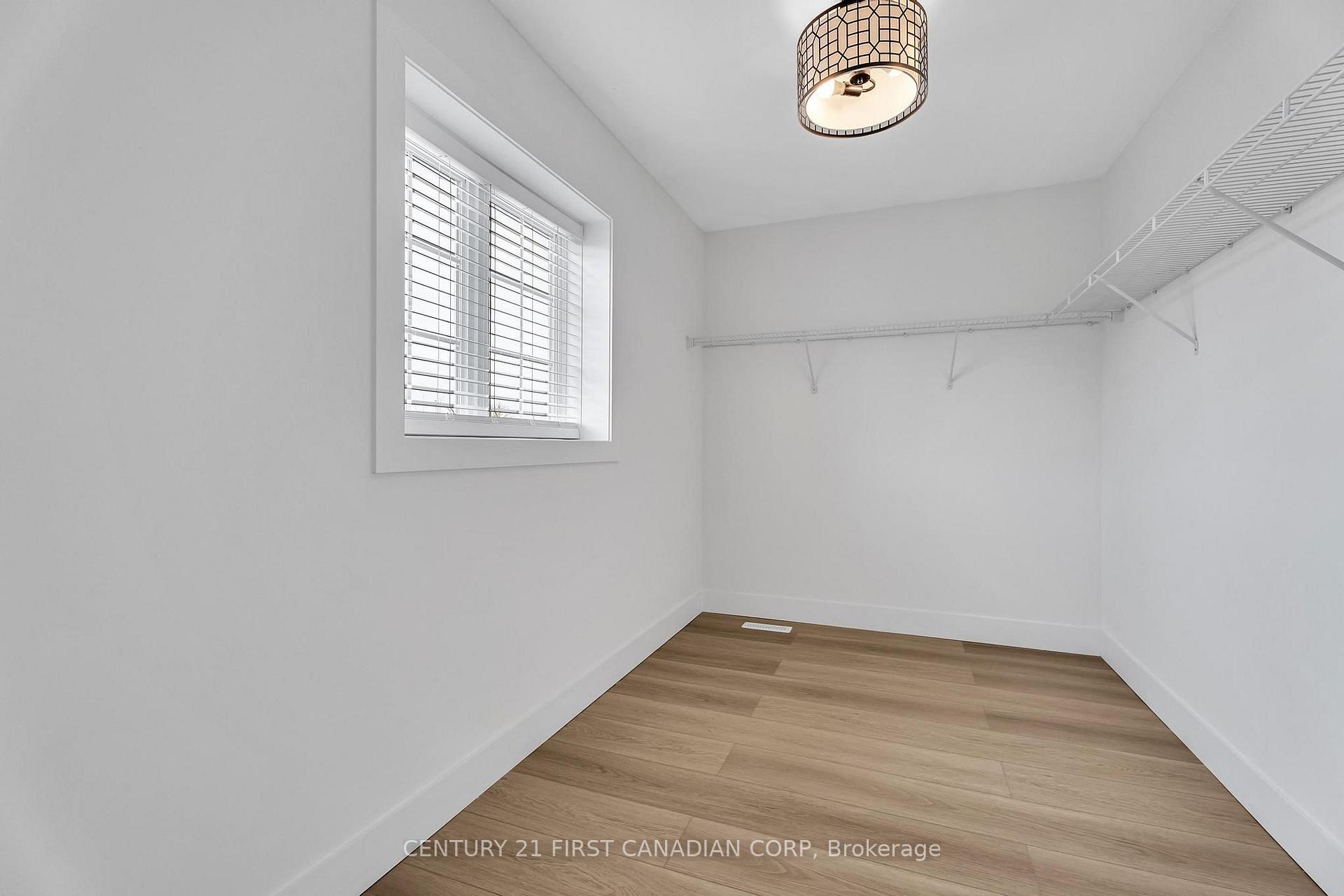 Photo 24 of 799 Oakcrossing Road, London, North M — HOMEH