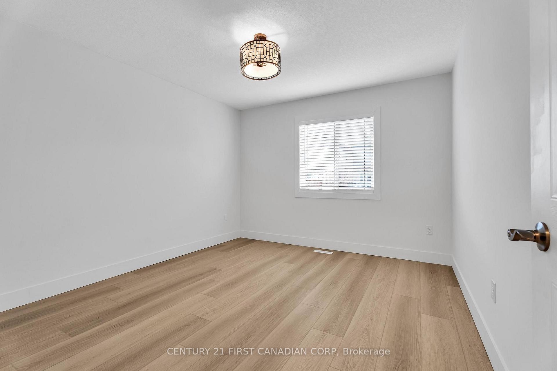 Photo 29 of 799 Oakcrossing Road, London, North M — HOMEH