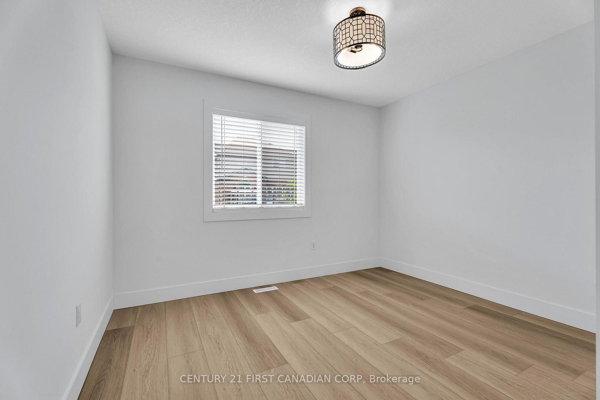 Photo 30 of 799 Oakcrossing Road, London, North M — HOMEH
