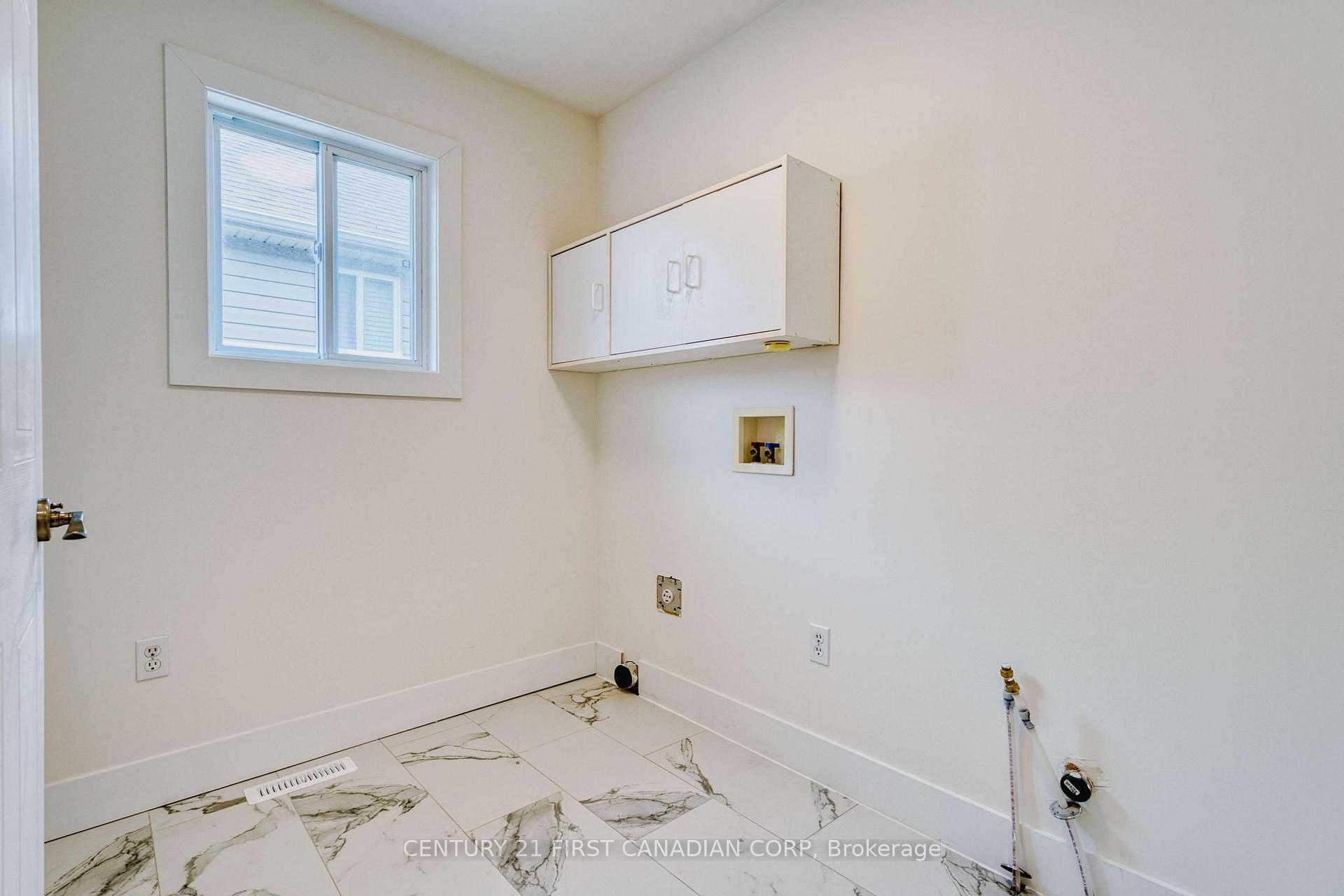 Photo 32 of 799 Oakcrossing Road, London, North M — HOMEH