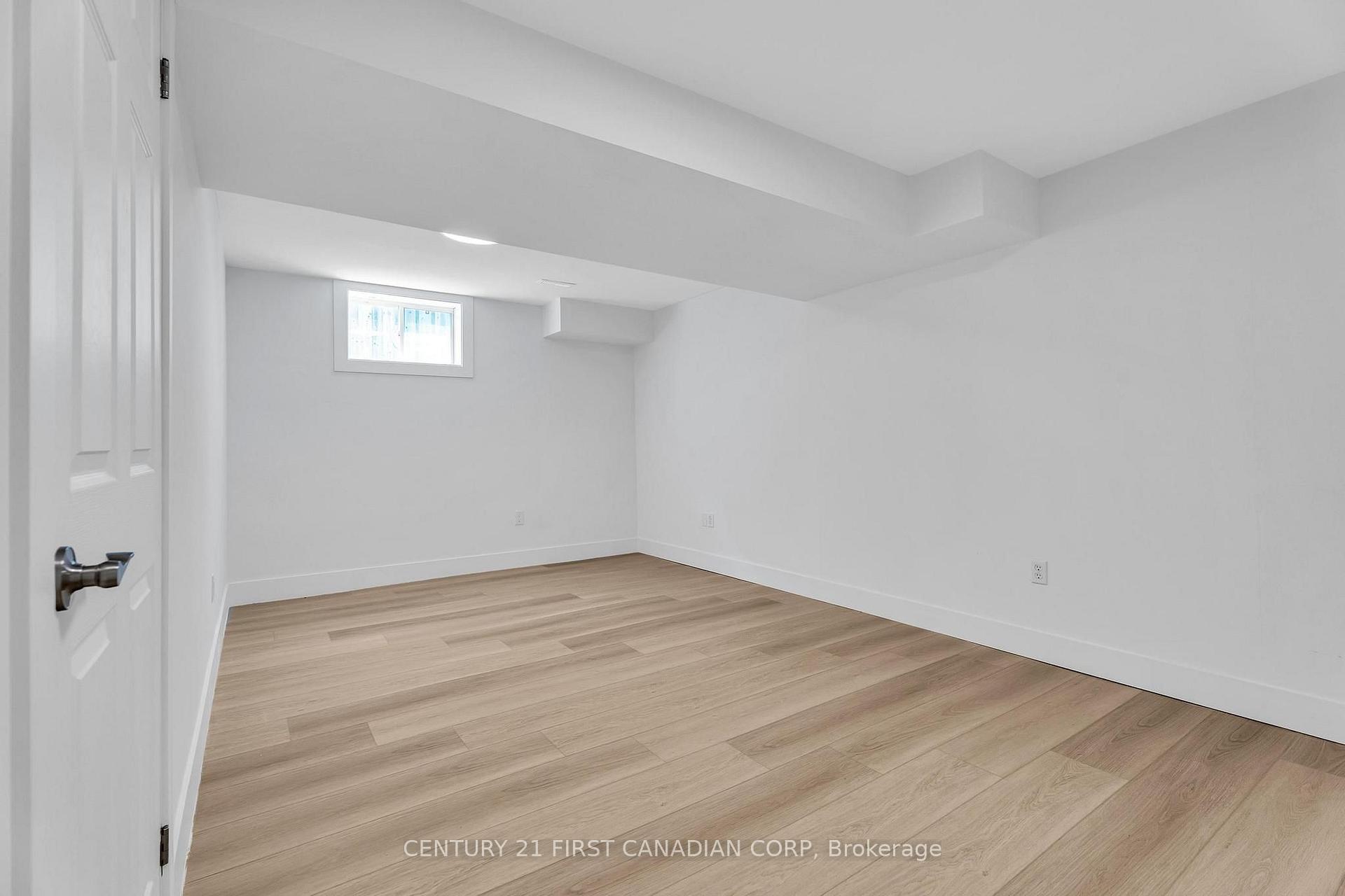 Photo 35 of 799 Oakcrossing Road, London, North M — HOMEH