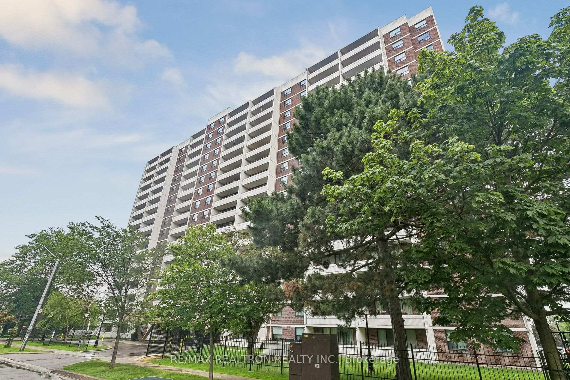 Photo 4 of Unit 205, 101 Prudential Drive, Scarborough, Dorset Park — HOMEH