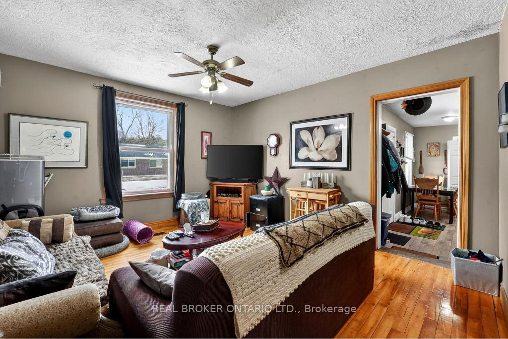 Photo 13 of 53-55 Wellington Street, Halton Hills, Acton — HOMEH