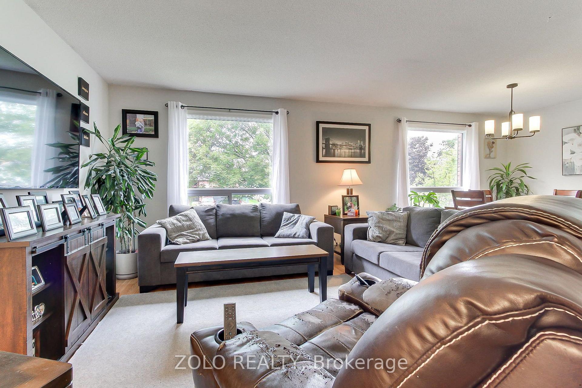 Photo 4 of 545 Colyer Street, Brock, Beaverton — HOMEH