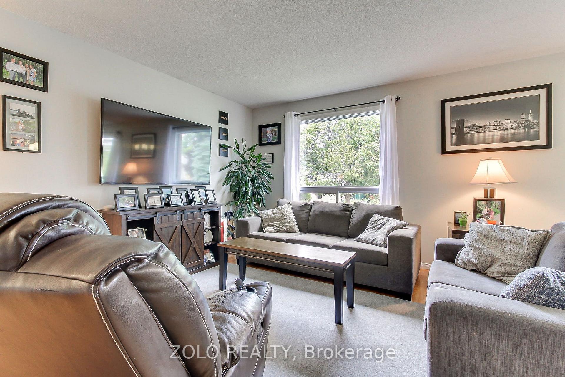 Photo 5 of 545 Colyer Street, Brock, Beaverton — HOMEH