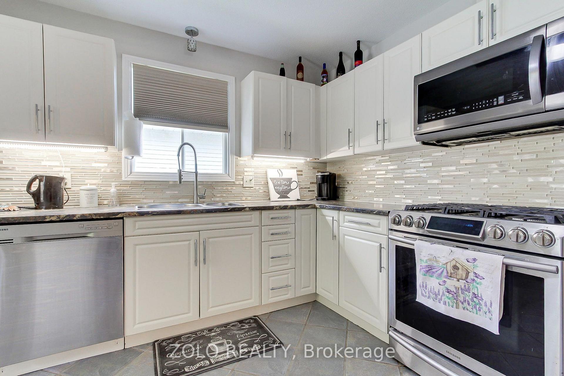 Photo 8 of 545 Colyer Street, Brock, Beaverton — HOMEH