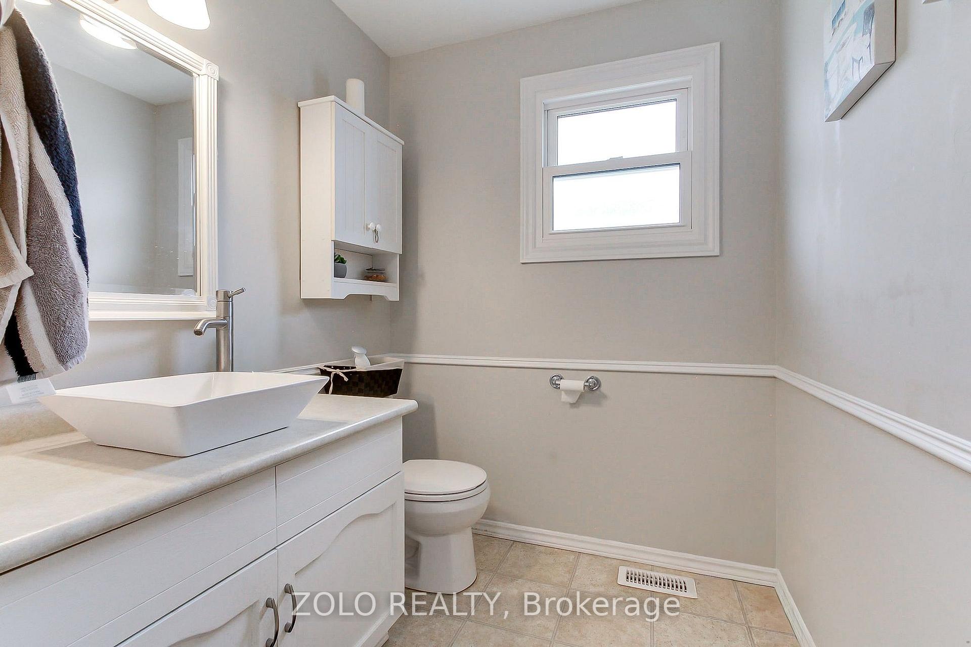 Photo 13 of 545 Colyer Street, Brock, Beaverton — HOMEH