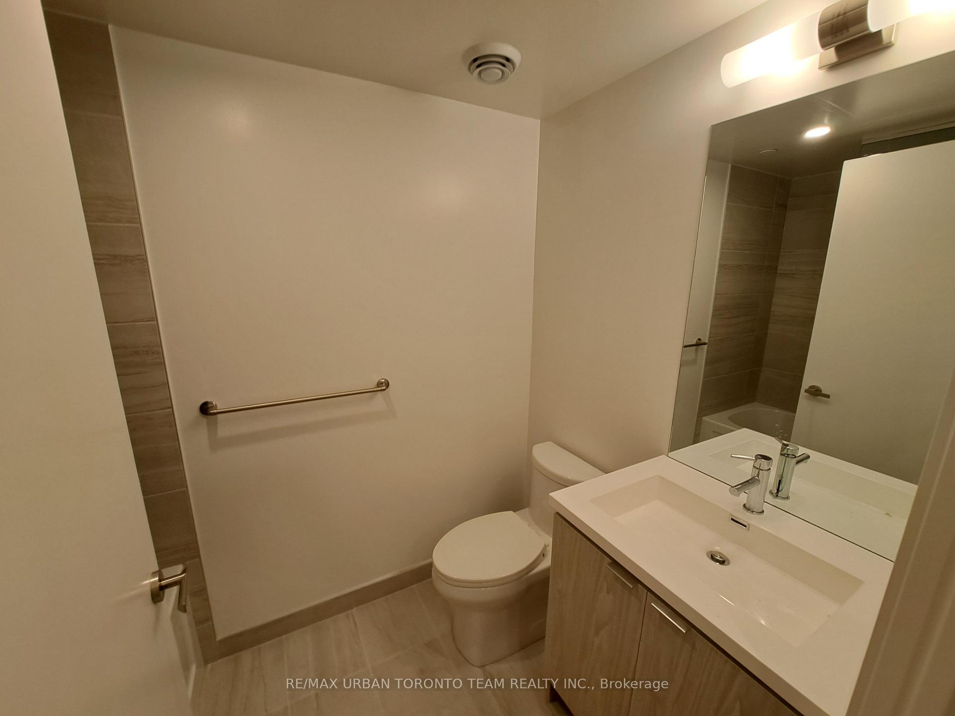 Photo 10 of Unit 4616, 55 Cooper Street, Toronto, Waterfront Communities — HOMEH