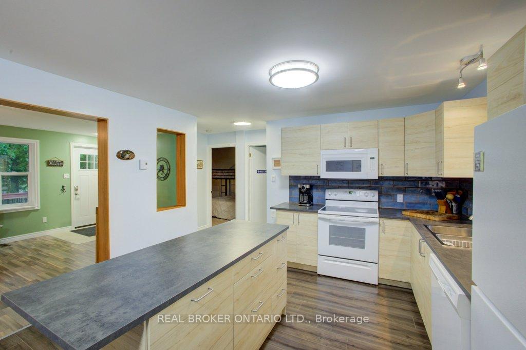 Photo 13 of 505 Attawandaron Road, Huron-Kinloss — HOMEH