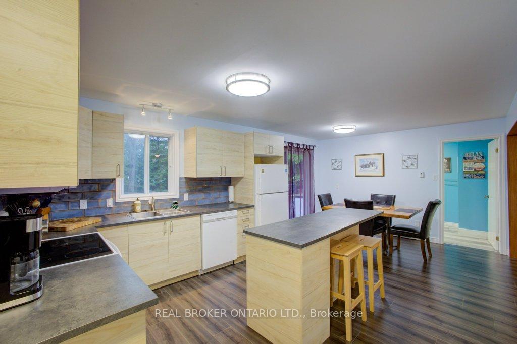 Photo 16 of 505 Attawandaron Road, Huron-Kinloss — HOMEH