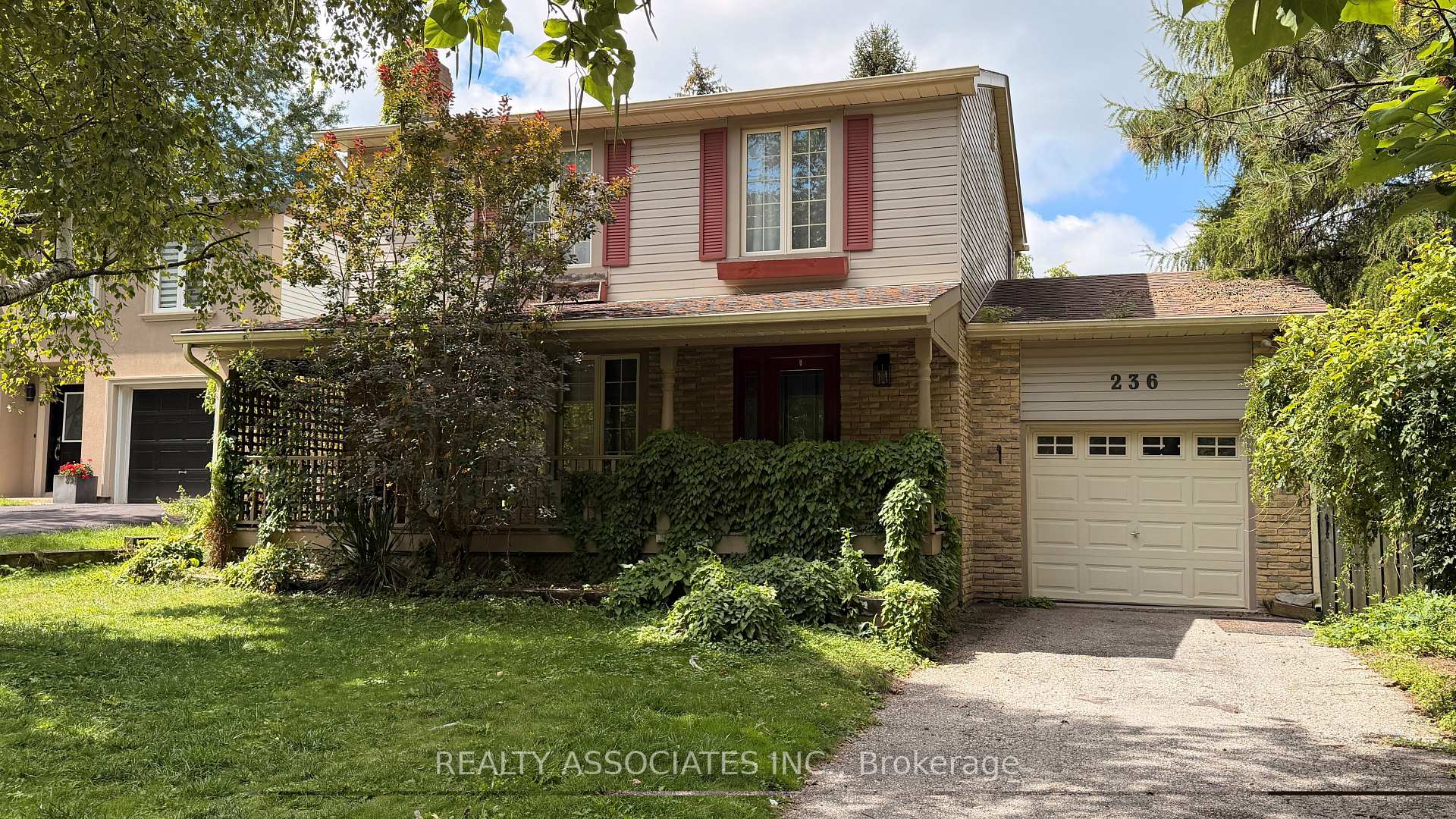 Front of 236 Hibiscus Court