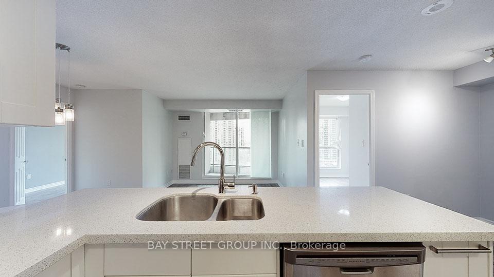 Photo 7 of Unit 1701, 7 Lorraine Drive, North York, Willowdale West — HOMEH