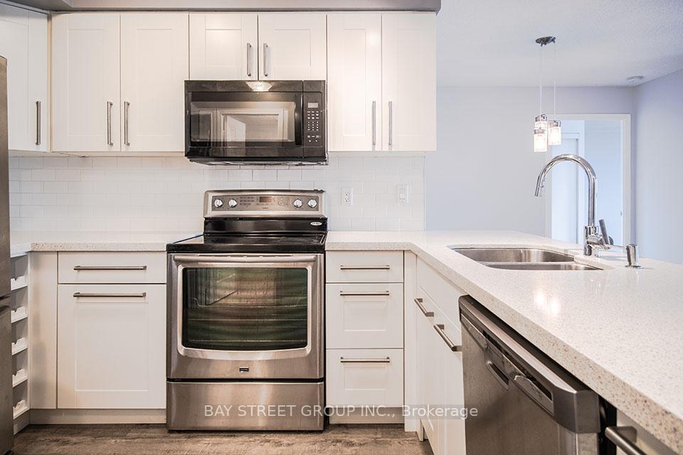 Photo 8 of Unit 1701, 7 Lorraine Drive, North York, Willowdale West — HOMEH