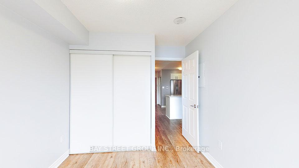 Photo 11 of Unit 1701, 7 Lorraine Drive, North York, Willowdale West — HOMEH