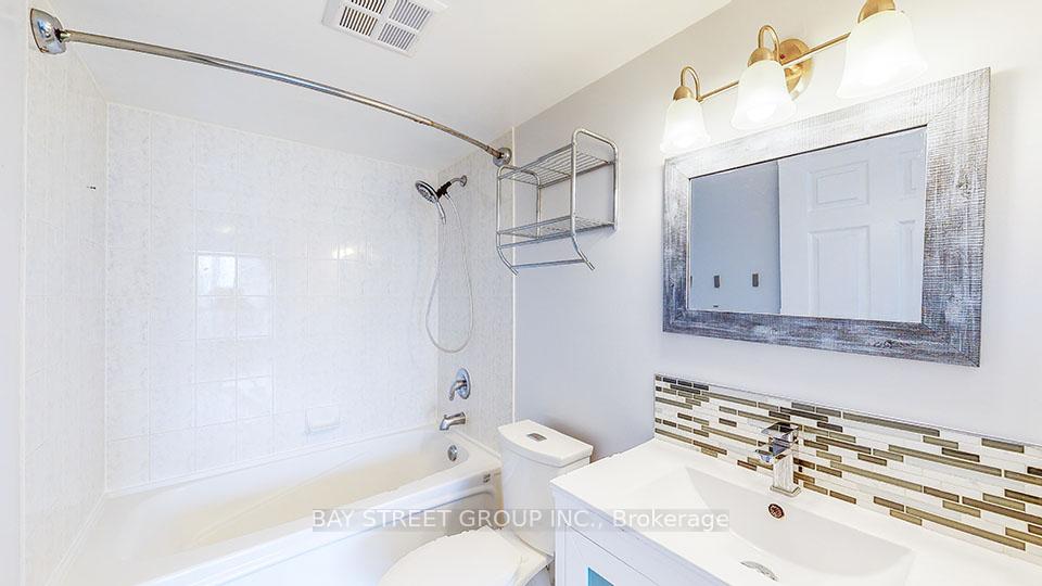 Photo 12 of Unit 1701, 7 Lorraine Drive, North York, Willowdale West — HOMEH
