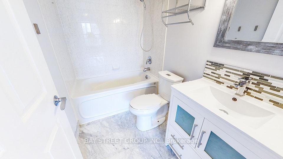 Photo 13 of Unit 1701, 7 Lorraine Drive, North York, Willowdale West — HOMEH